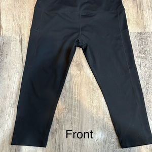 WOMEN’S BALEAF LEGGINGS SIZE 2XL CAPRI LENGTH